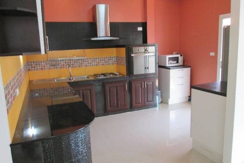Casa de 3 dormitorios en Pattaya, Tailandia № 54364 - foto 23