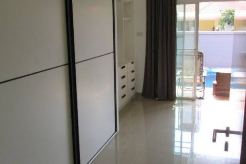 Casa de 3 dormitorios en Pattaya, Tailandia № 54364 - foto 16