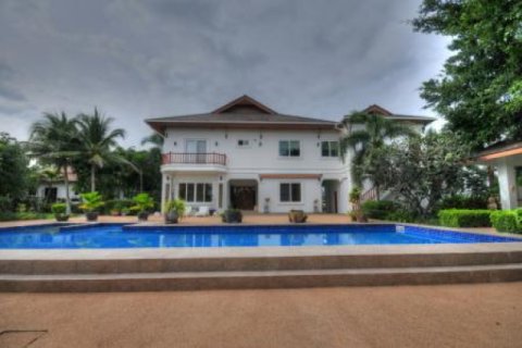 Chalet de 5 dormitorios en Hua Hin, Tailandia № 202790