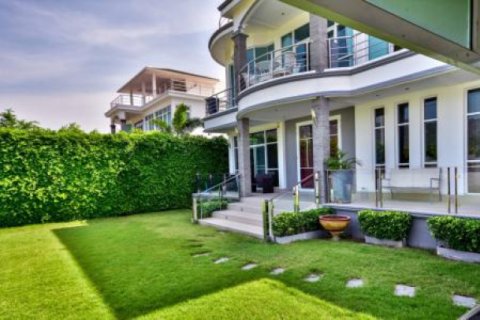 Chalet de 4 dormitorios en Hua Hin, Tailandia № 202792 - foto 4