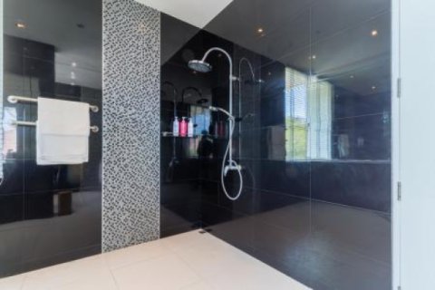 Chalet de 4 dormitorios en Hua Hin, Tailandia № 202787 - foto 3