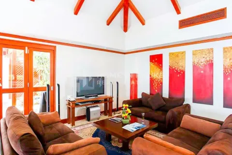 Casa de 3 dormitorios en Patong, Tailandia № 205908 - foto 9