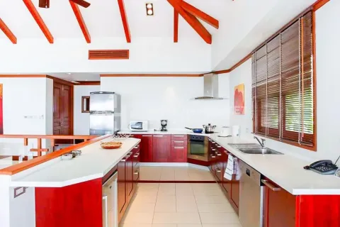 Casa de 3 dormitorios en Patong, Tailandia № 205908 - foto 13