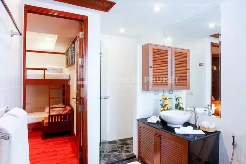 Casa de 3 dormitorios en Patong, Tailandia № 205908 - foto 25
