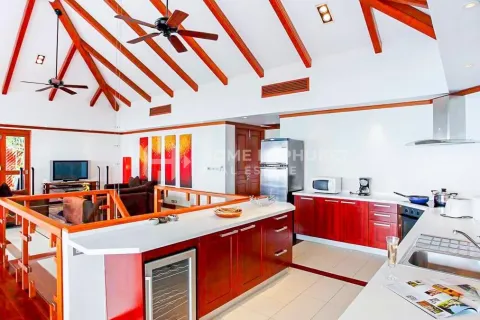 Casa de 3 dormitorios en Patong, Tailandia № 205908 - foto 14