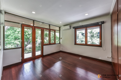 Casa de 4 dormitorios en Bangkok, Tailandia № 190426 - foto 9