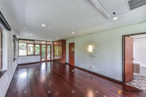 Casa de 4 dormitorios en Bangkok, Tailandia № 190426 - foto 5