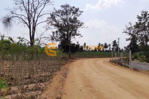 Terreno en Bang Lamung, Tailandia № 26465 - foto 4