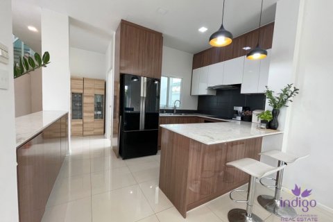 Casa de 4 dormitorios en Chiang Mai, Tailandia № 162641 - foto 9