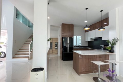 Casa de 4 dormitorios en Chiang Mai, Tailandia № 162641 - foto 11