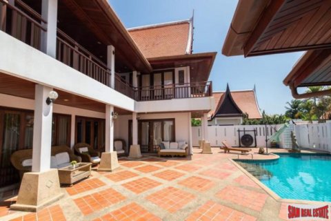 Chalet de 6 dormitorios en Rawai, Tailandia № 202550 - foto 3