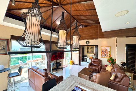 Apartamento de 4 habitaciones en Pattaya, Tailandia № 161519 - foto 3