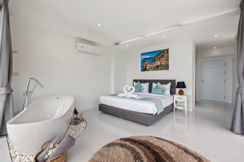 Villa in Ko Samui, Thailand 3 bedrooms № 161525 - photo 17
