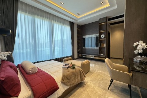 Chalet de 5 dormitorios en Pattaya, Tailandia № 203492 - foto 11