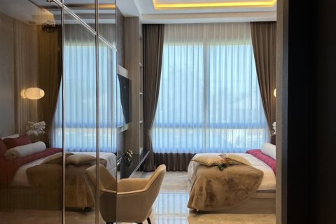 Chalet de 5 dormitorios en Pattaya, Tailandia № 203492 - foto 12