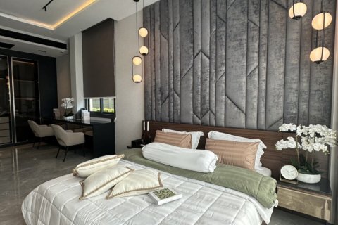 Chalet de 5 dormitorios en Pattaya, Tailandia № 203492 - foto 8