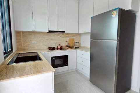 Chalet de 3 dormitorios en Pattaya, Tailandia № 203493 - foto 16