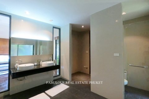 Chalet de 4 dormitorios en Kathu, Tailandia № 179822 - foto 4