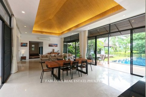 Chalet de 4 dormitorios en Kathu, Tailandia № 179822 - foto 2