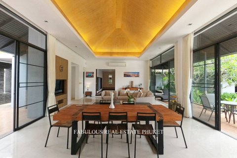 Chalet de 4 dormitorios en Kathu, Tailandia № 179822 - foto 9