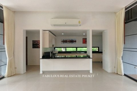 Chalet de 4 dormitorios en Kathu, Tailandia № 179822 - foto 7