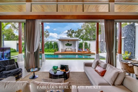 Chalet de 4 dormitorios en Bang Tao, Tailandia № 179819 - foto 4