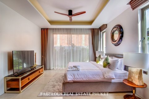 Chalet de 4 dormitorios en Bang Tao, Tailandia № 179819 - foto 18