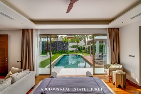 Chalet de 4 dormitorios en Bang Tao, Tailandia № 179819 - foto 5