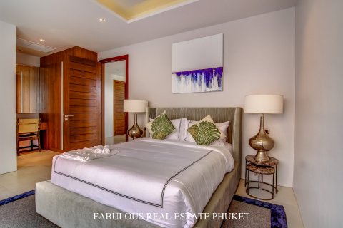 Chalet de 4 dormitorios en Bang Tao, Tailandia № 179819 - foto 17