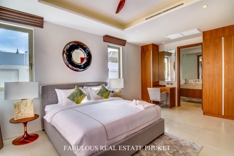 Chalet de 4 dormitorios en Bang Tao, Tailandia № 179819 - foto 19