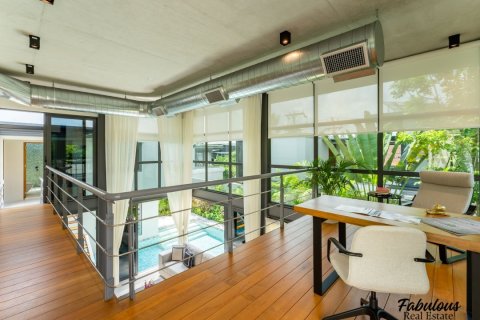 Chalet de 2 dormitorios en Bang Tao, Tailandia № 179820 - foto 12
