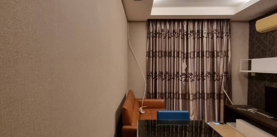Studio in the Condo in Huai Khwang, Bangkok, Thailand  № 171943