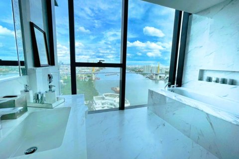 Condominio de 4 dormitorios en Bangkok, Tailandia № 181009 - foto 10
