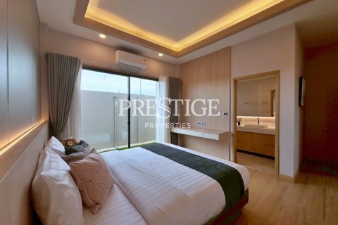 House in Pattaya, Thailand 5 bedrooms № 198022 - photo 28