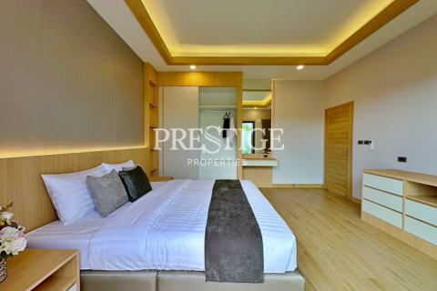 House in Pattaya, Thailand 5 bedrooms № 198022 - photo 27