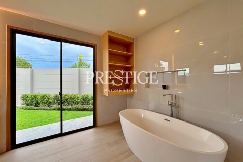 House in Pattaya, Thailand 5 bedrooms № 198022 - photo 21