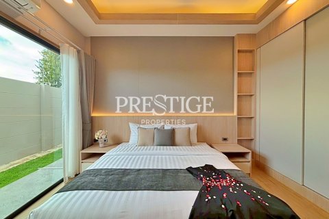 House in Pattaya, Thailand 5 bedrooms № 198022 - photo 22