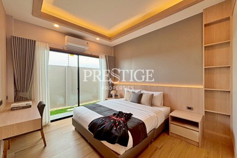House in Pattaya, Thailand 5 bedrooms № 198022 - photo 23