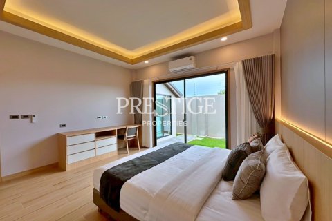 House in Pattaya, Thailand 5 bedrooms № 198022 - photo 26