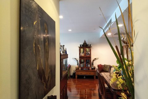 Condominio de 2 dormitorios en Watthana, Bangkok, Tailandia № 200511 - foto 2