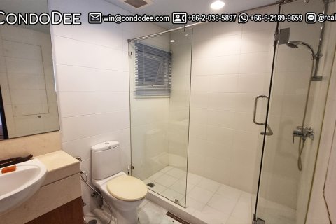 Condominio de 2 dormitorios en Watthana, Bangkok, Tailandia № 200511 - foto 18