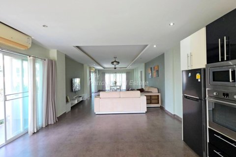 Condominio de 2 dormitorios en Bang Lamung, Tailandia № 198804 - foto 5