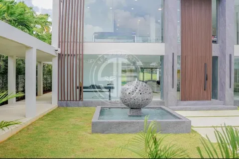 Chalet de 5 dormitorios en Bang Tao, Tailandia № 190604 - foto 4