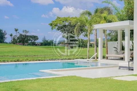 Chalet de 5 dormitorios en Bang Tao, Tailandia № 190604 - foto 12