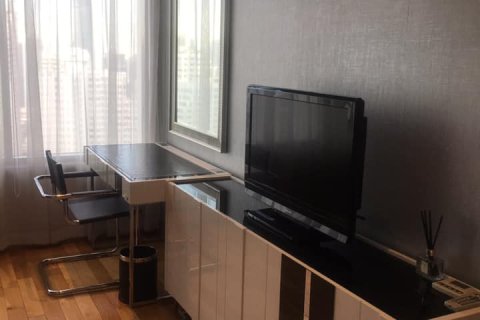 Condominio de 2 dormitorios en Khlong Toei, Bangkok, Tailandia № 208491 - foto 3