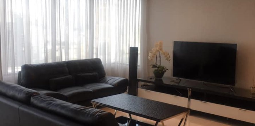 Condominio de 2 dormitorios en Khlong Toei, Bangkok, Tailandia № 208491