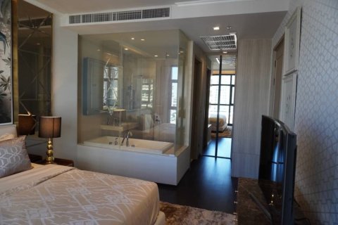 Condominio de 2 dormitorios en Watthana, Bangkok, Tailandia № 208490 - foto 10