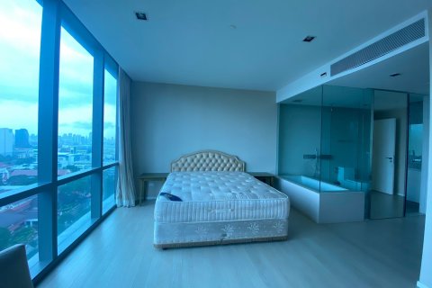 Condominio de 2 dormitorios en Khlong Toei, Bangkok, Tailandia № 208487 - foto 10