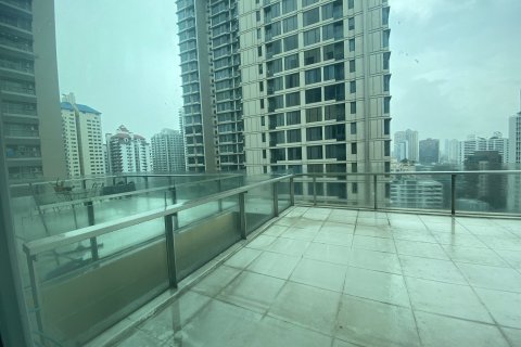 Condominio de 2 dormitorios en Khlong Toei, Bangkok, Tailandia № 208487 - foto 18