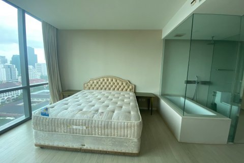 Condominio de 2 dormitorios en Khlong Toei, Bangkok, Tailandia № 208487 - foto 11